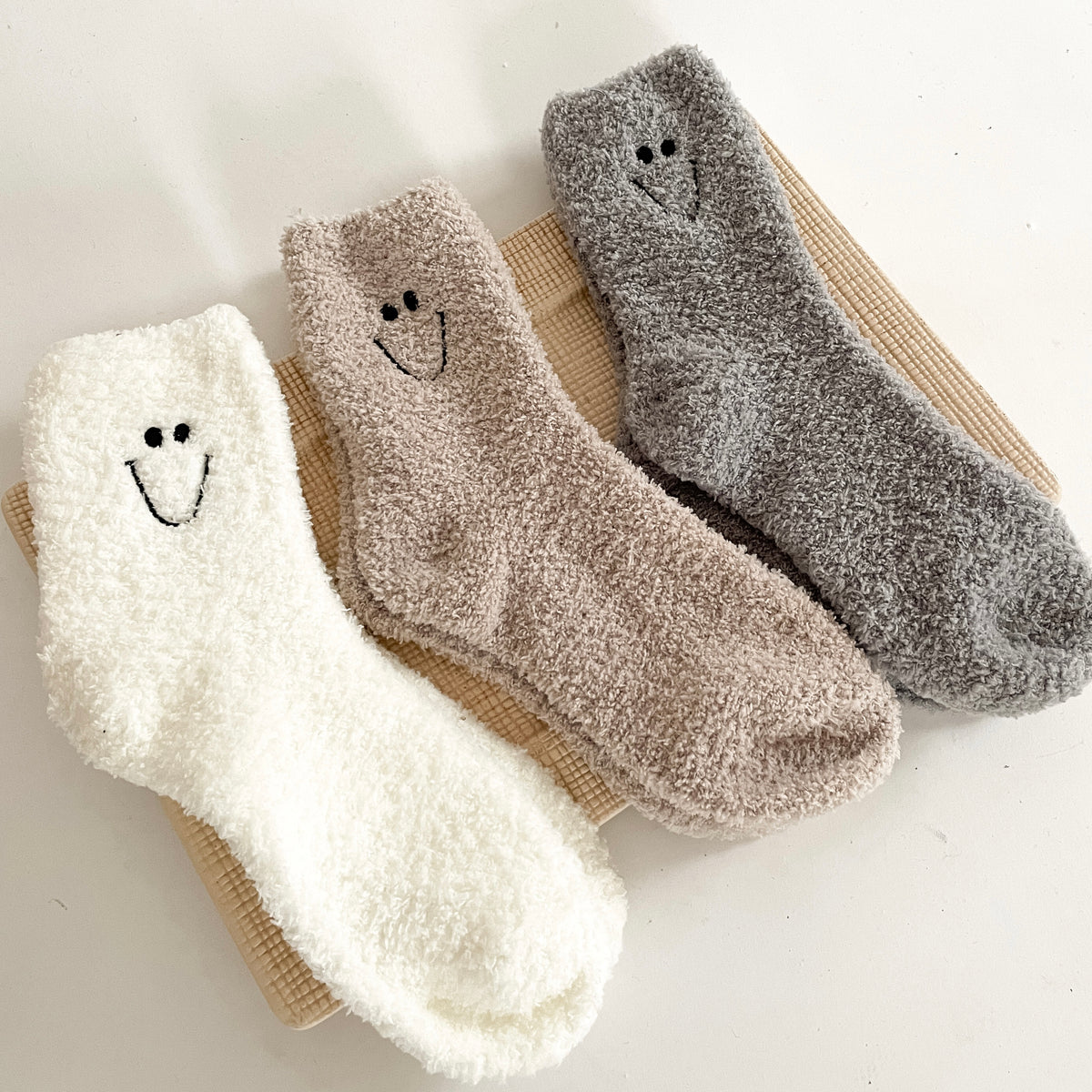 Smiley Fuzzy Socks – PoshMarie